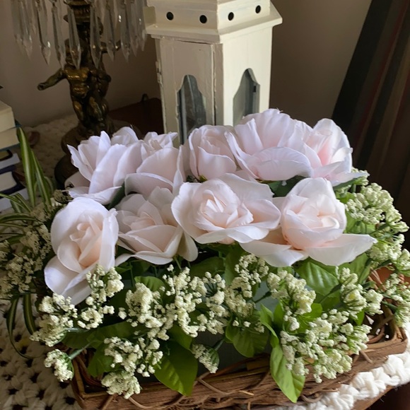 Basket of Roses & Baby’s Breath Flowers weddings